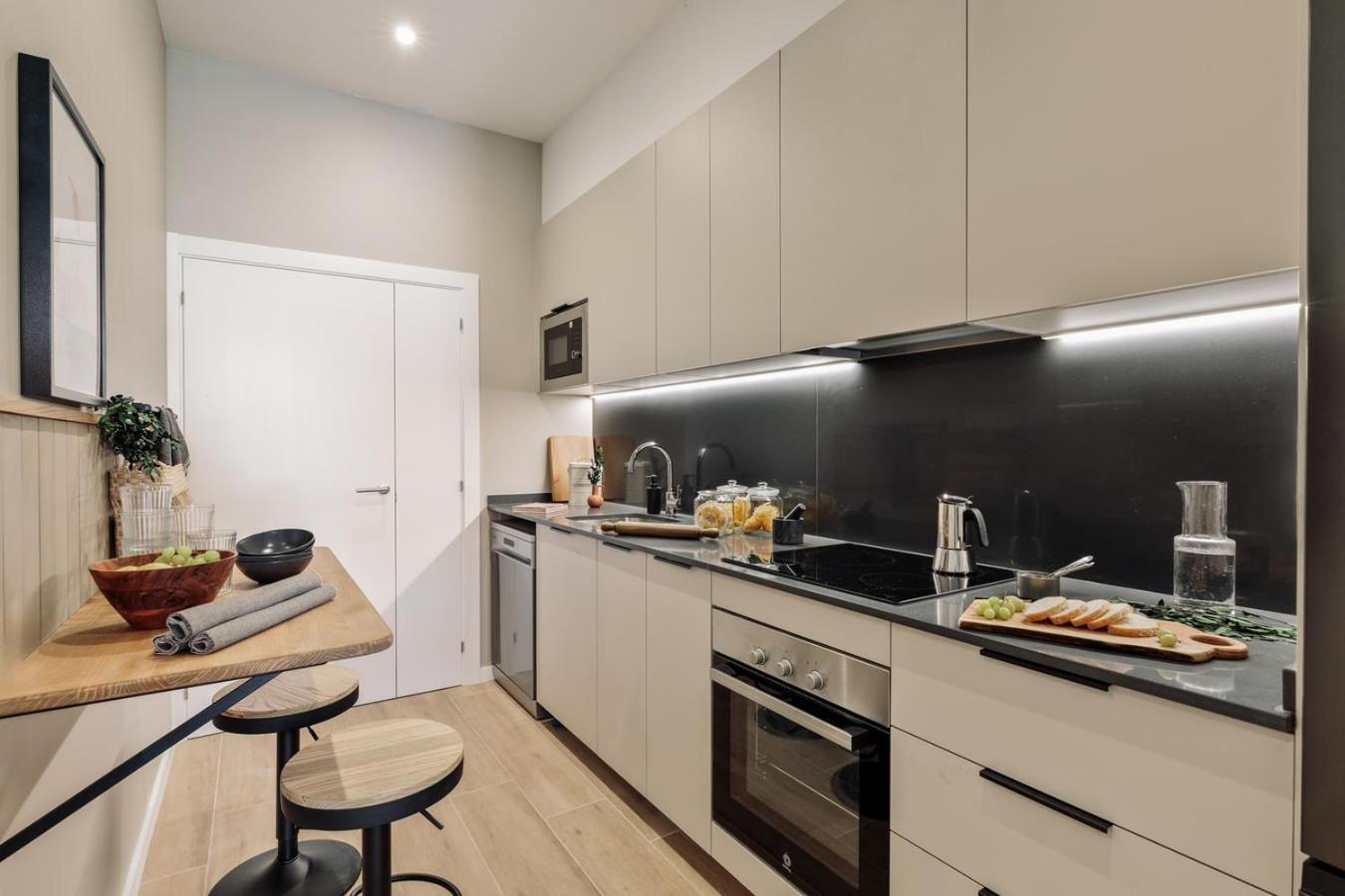 Estiu - 2 Bedrooms And Balcony In Sant Antoni Barcelona
